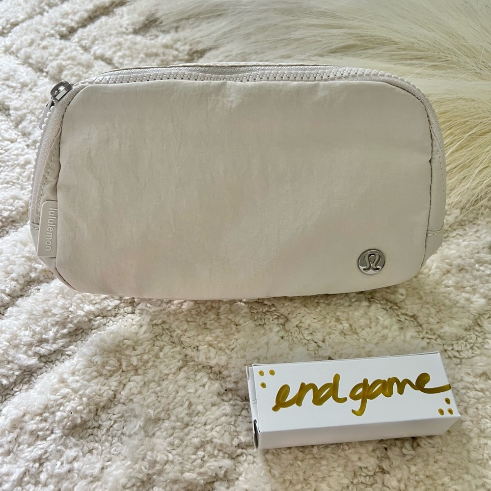 Lululemon Everywhere Belt Bag (White Opal)